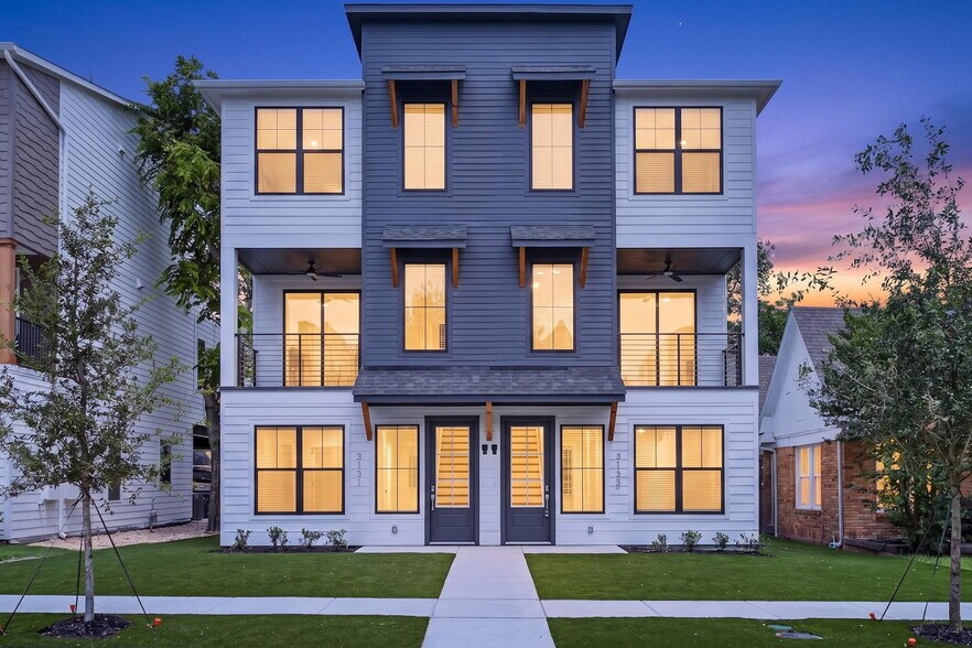 Primary Photo Of 3133 Cockrell Ave, Fort Worth Apartments For Sale