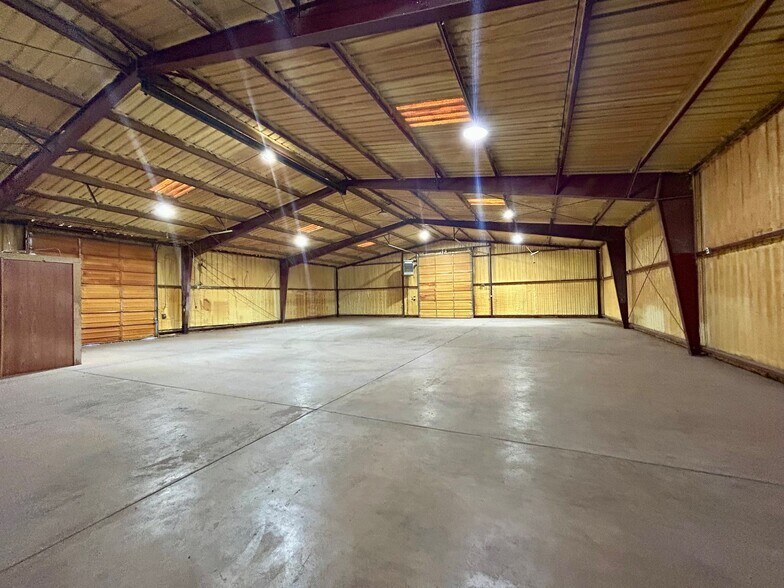 More Photos Of 1902 W Florida Ave, Midland Warehouse For Lease