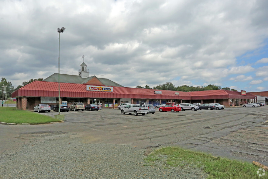 More Photos Of 502-520 W Raleigh St, Siler City Storefront For Lease