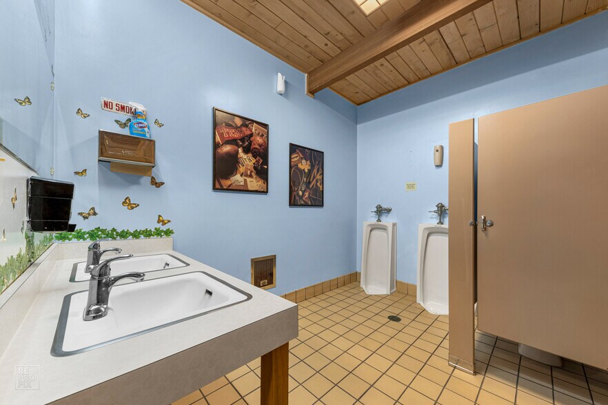 More Photos Of 3600 W 79th St, Chicago Religious Facility For Sale