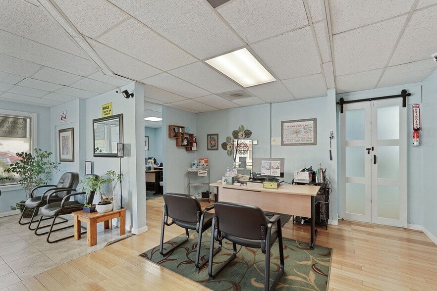 More Photos Of 304 W Harding Way, Stockton Office For Sale
