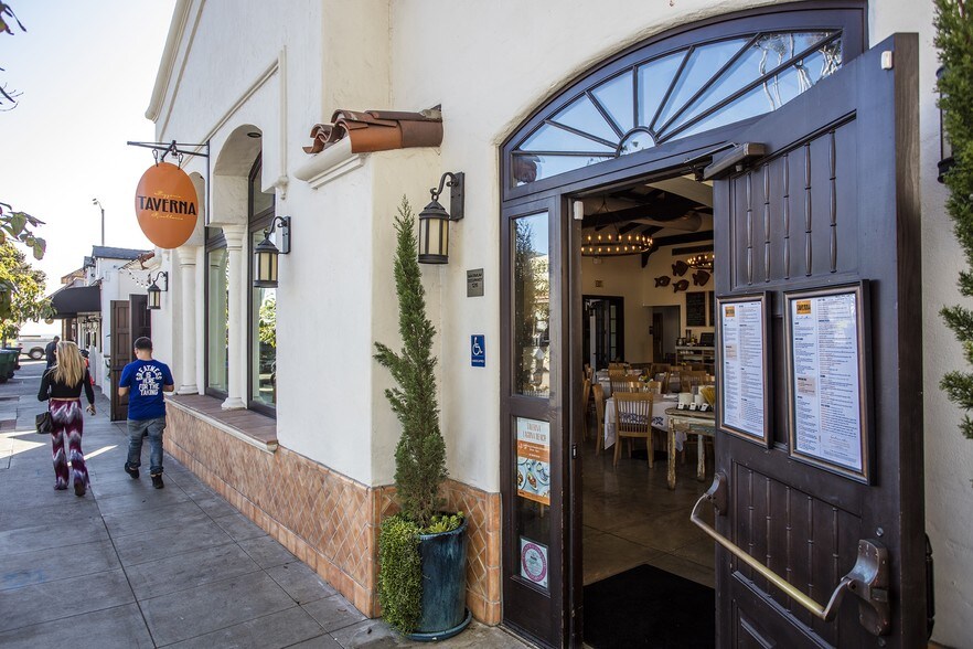 More Photos Of 224-226 Ocean Ave, Laguna Beach Freestanding For Lease