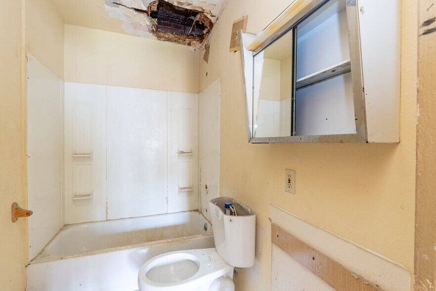 More Photos Of 628 9th St, Niagara Falls Apartments For Sale