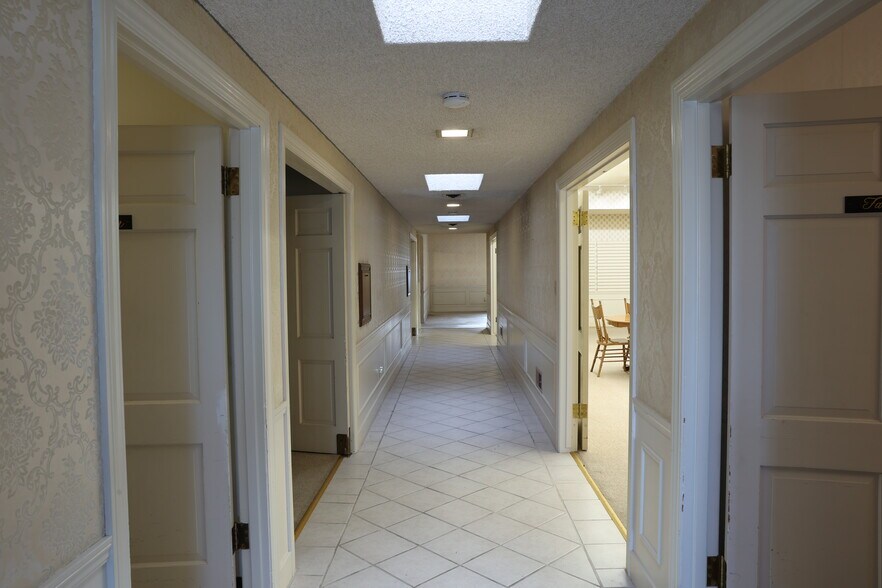 More Photos Of 4321 Sonoma Hwy, Santa Rosa Funeral Home For Sale