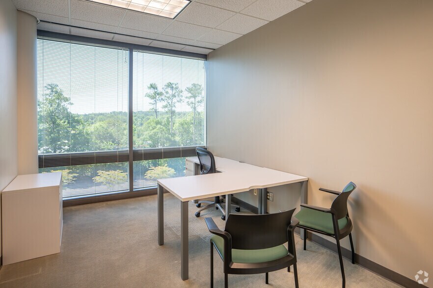 More Photos Of 1-2 Chase Corporate Dr, Hoover Coworking Space