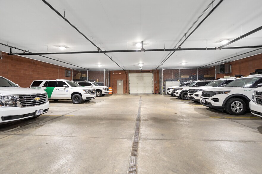 More Photos Of 19 E Schuyler St, Oswego Specialty For Sale