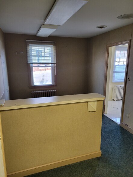 More Photos Of 201 Brookes Ave, Gaithersburg Office For Lease