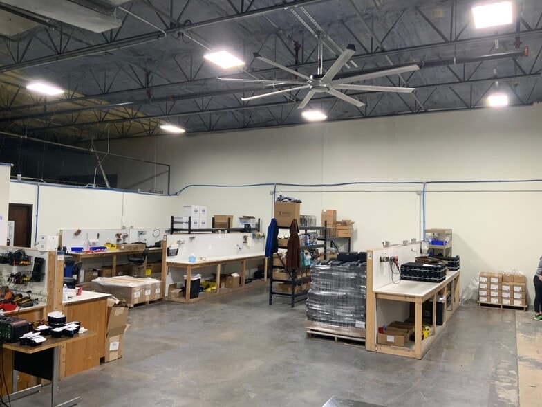 More Photos Of 2890 Market Loop, Southlake Light Manufacturing For Sale