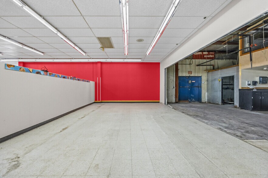 More Photos Of 3 Geddes Street Ext, Holley Supermarket For Sale