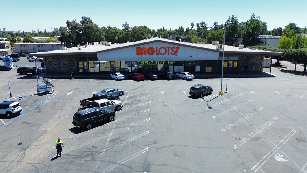 Primary Photo Of 2720 Country Club Blvd, Stockton Freestanding For Lease