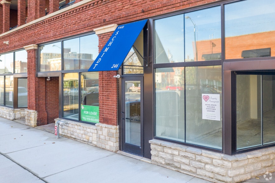 More Photos Of 242-246 E Market St, Sandusky General Retail For Sale