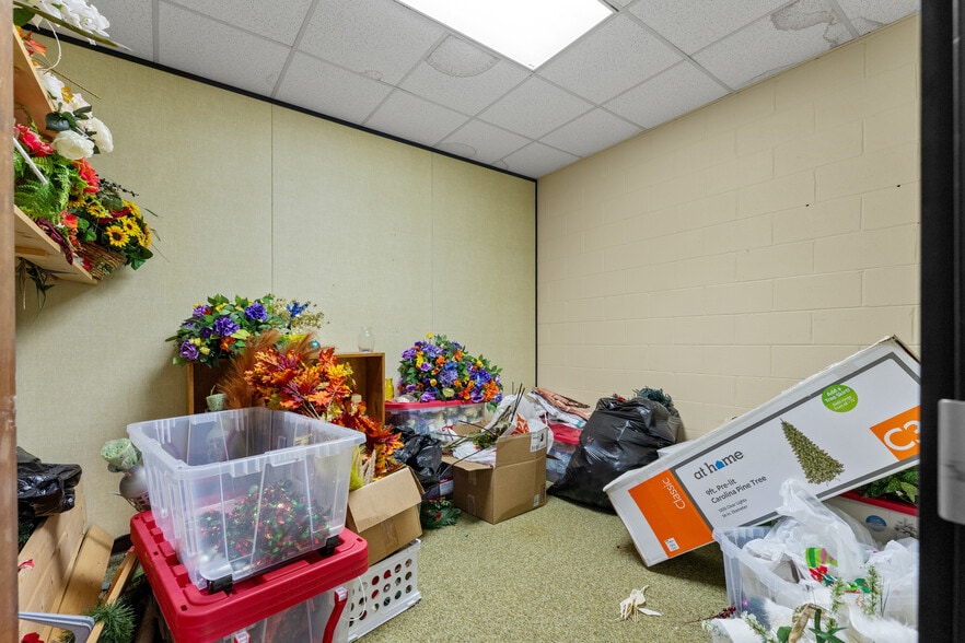 More Photos Of 3411 Covington Pike, Memphis Religious Facility For Sale