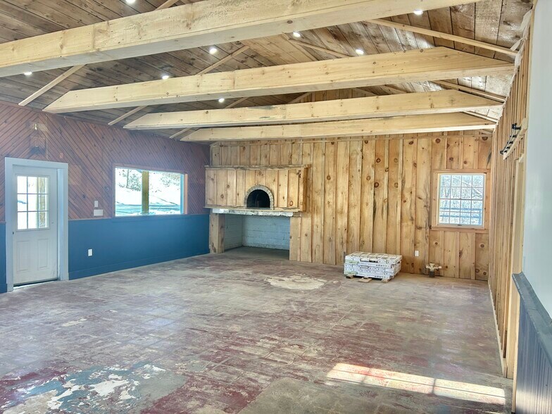 More Photos Of 6425 US-209 Rt, Kerhonkson Freestanding For Sale