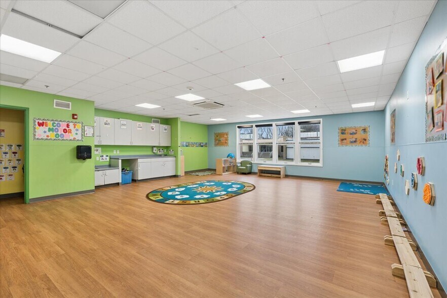 More Photos Of 443 W Lowell Ave, Haverhill Office For Sale