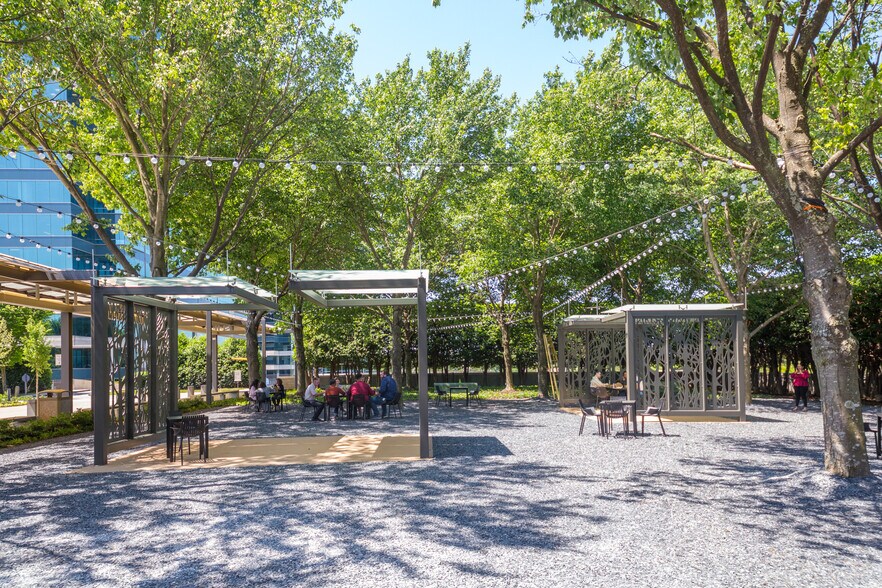 More Photos Of 1001 Summit Blvd, Atlanta Unknown For Lease