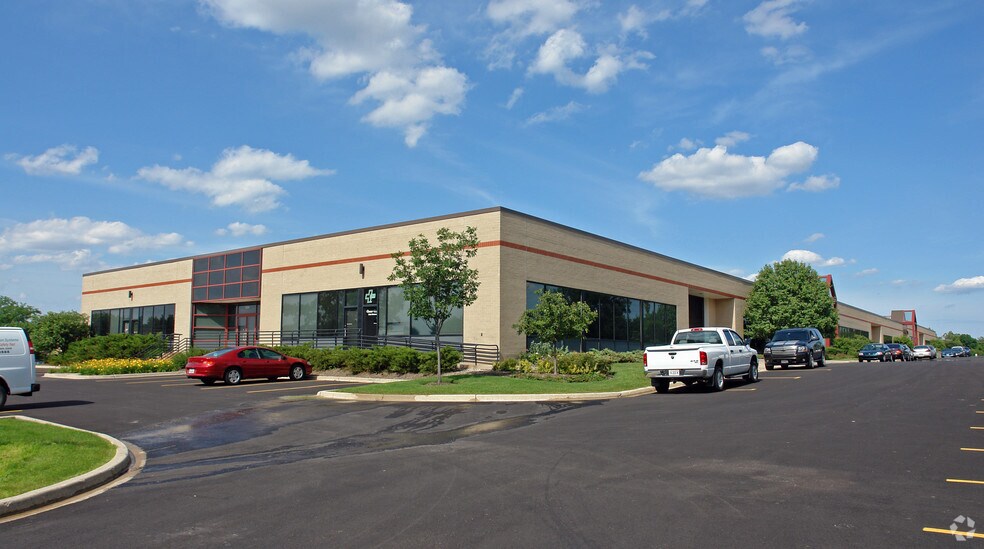 More Photos Of 8310-8350 S Madison St, Burr Ridge Light Distribution For Lease