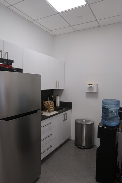 More Photos Of 15 Maiden Ln, New York Office Residential For Lease