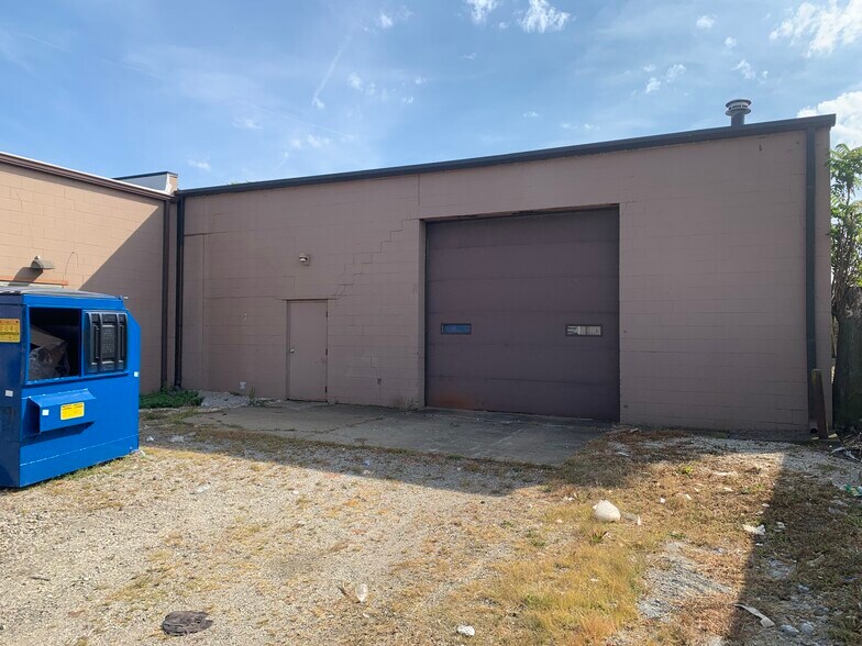 More Photos Of 2110-2130 Columbus Rd NE, Canton Unknown For Lease