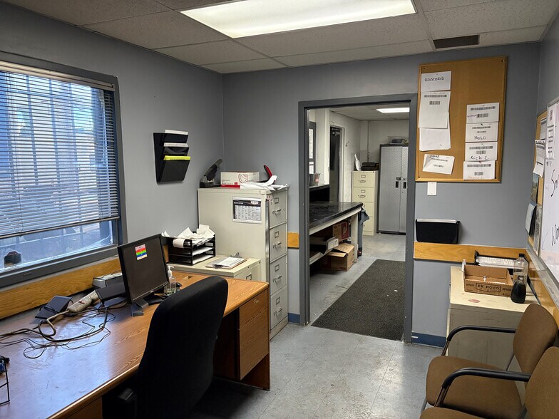 More Photos Of 2680 Sawmill Rd, Santa Fe Distribution For Sale