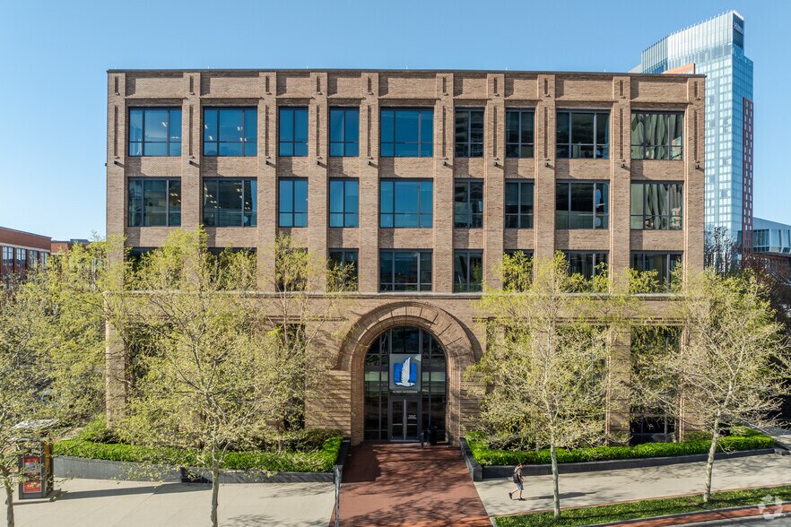 Primary Photo Of 10 W Nationwide Blvd, Columbus Office For Lease