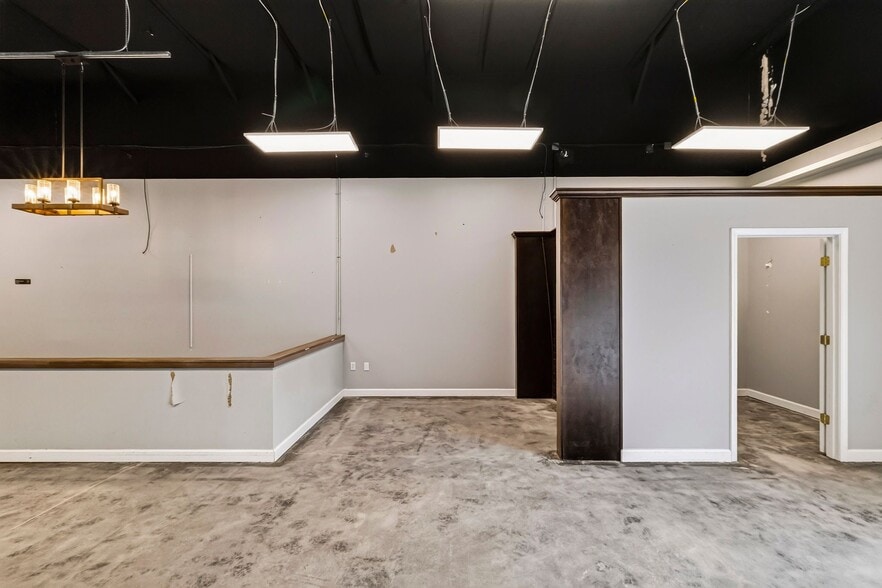 More Photos Of 1557 Pooler Pky, Pooler Storefront Retail Office For Lease