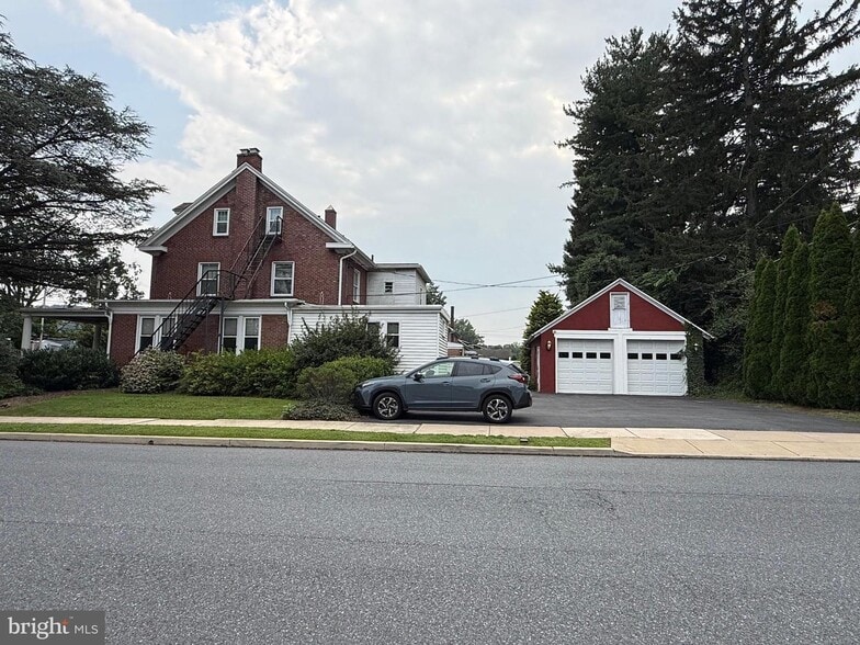 More Photos Of 325 E Lancaster Ave, Reading Office Residential For Sale