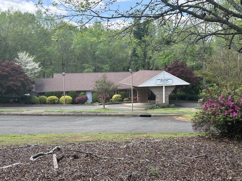 Primary Photo Of 1413 N Lafayette St, Shelby Medical For Sale