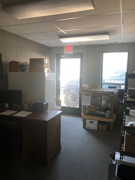 More Photos Of 2879-2893 Sanford Ave SW, Grandville Warehouse For Lease