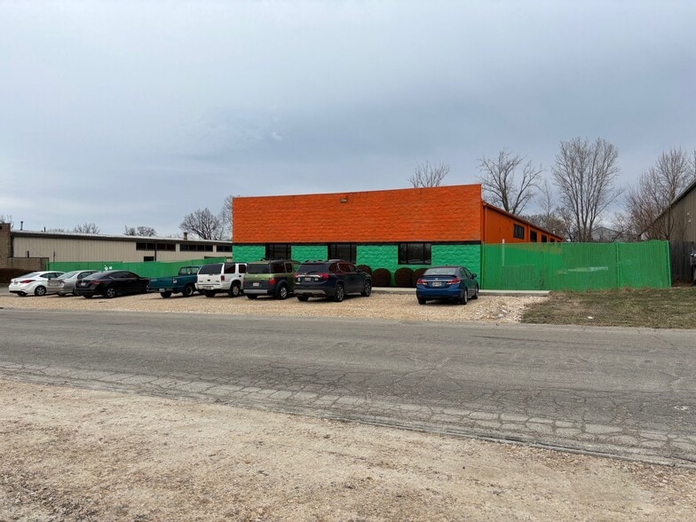 More Photos Of 4155 Gibson Dr, Tipp City Manufacturing For Sale