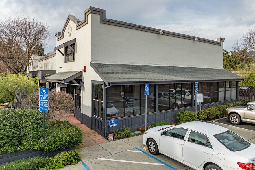 More Photos Of 460 - 464 1st St E, Sonoma General Retail For Lease