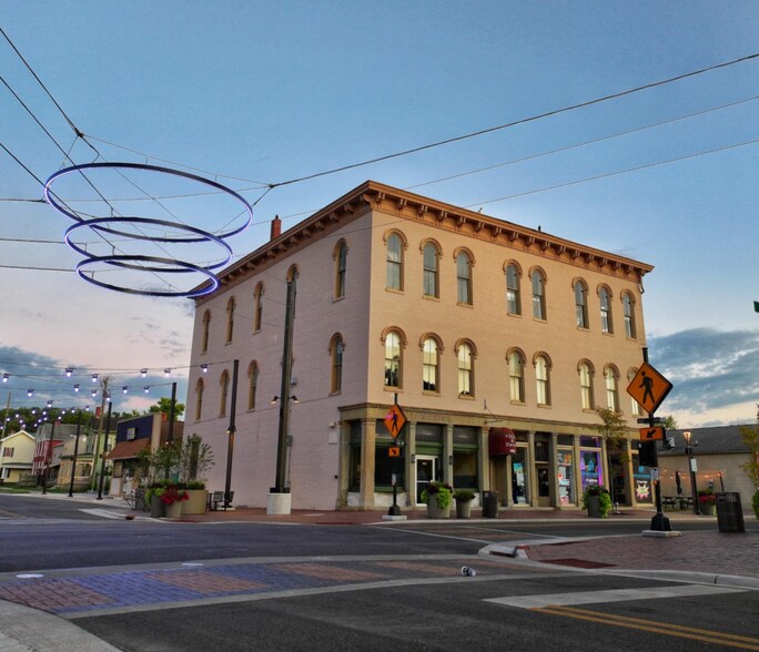 More Photos Of 400-408 S Main St, Franklin Storefront Retail Residential For Lease