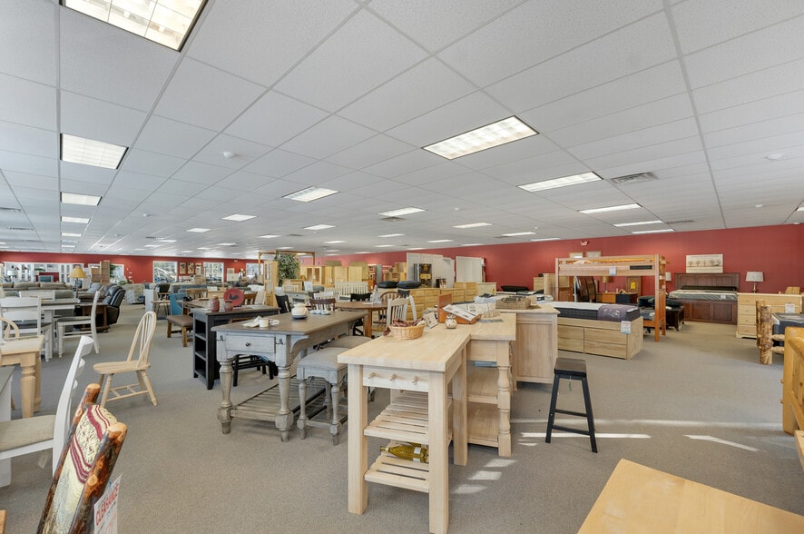 More Photos Of 1210 White Mountain Hwy, Ossipee Freestanding For Sale