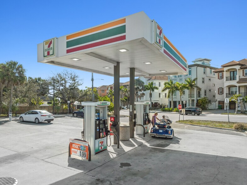 More Photos Of 9695 Gulf Blvd, Treasure Island Service Station For Sale