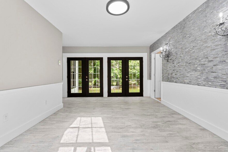 More Photos Of 286 Marlborough St, Portland Storefront Retail Residential For Sale