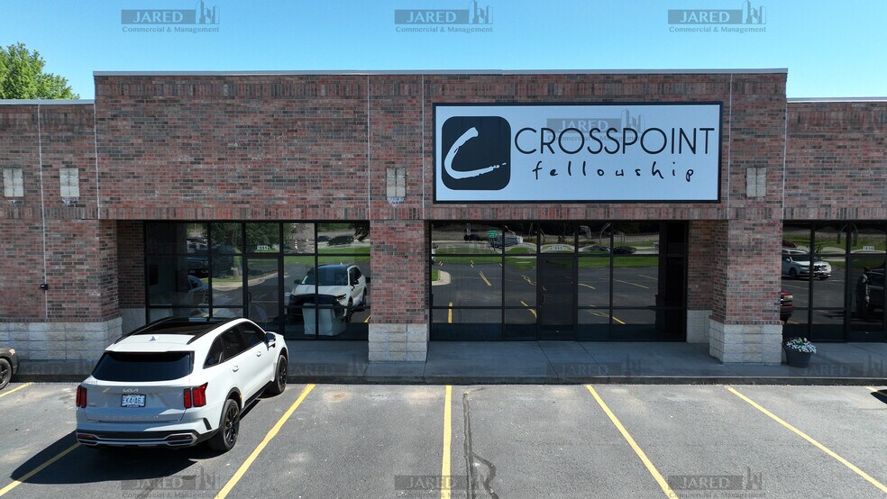 More Photos Of 1600-1694 US Highway 60 E, Republic Storefront Retail Office For Lease