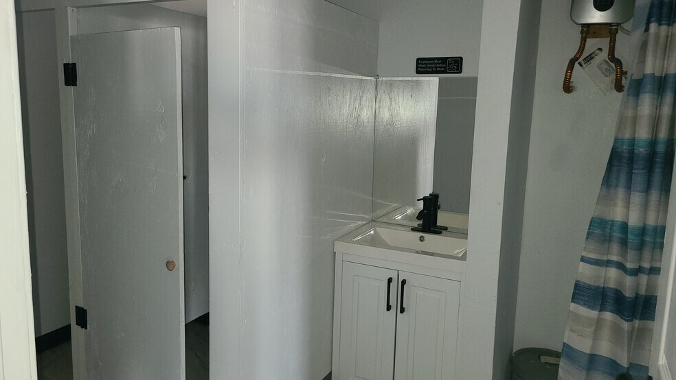 More Photos Of 1315 S Palestine St, Athens Daycare Center For Lease