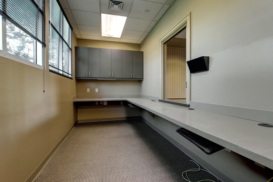 More Photos Of 9441 Huron St, Thornton Medical For Lease