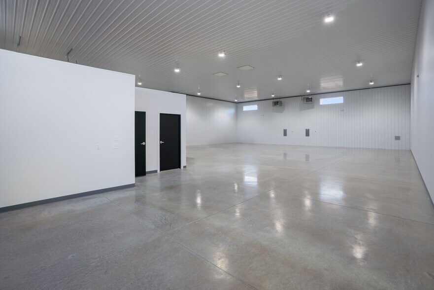 More Photos Of 7200 Old Liberty Road, Powell Flex For Lease