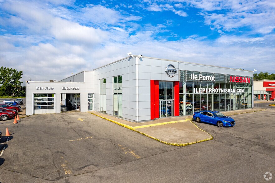 Primary Photo Of 12 Boul Don-Quichotte, L'Île-Perrot General Retail For Sale