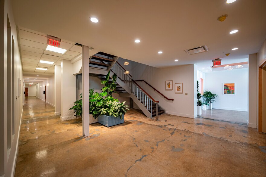 More Photos Of 1500 McGowen St, Houston Restaurant For Lease