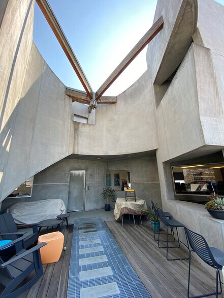 More Photos Of 5760-5780 W Jefferson Blvd, Los Angeles Office For Lease