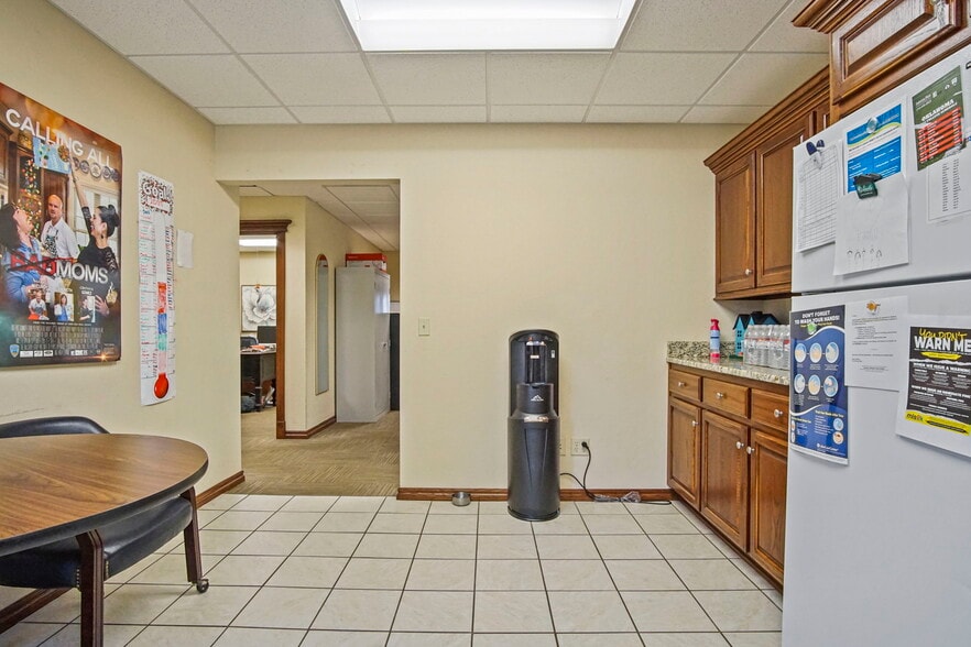 More Photos Of 1006 24th Ave NW, Norman Office For Sale