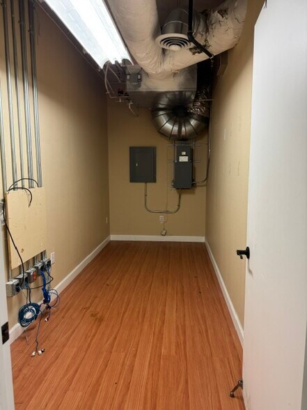 More Photos Of 325 Harbour Cove Dr, Sparks Office Residential For Lease