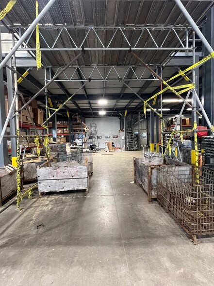 More Photos Of 42 Capital Ave, Lisbon Distribution For Lease