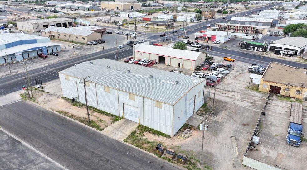 More Photos Of 1900 W 2nd St, Odessa Industrial For Lease