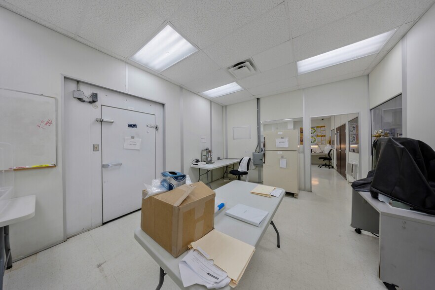 More Photos Of 8127 NW 29th St, Miami Warehouse For Sale