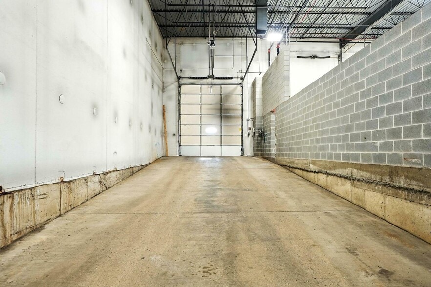 More Photos Of 8130 River Dr, Morton Grove Warehouse For Sale