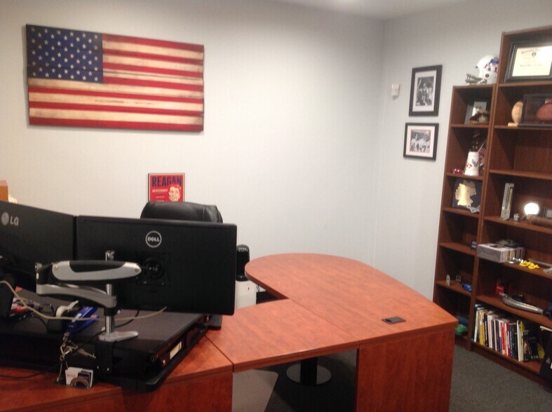 More Photos Of 4120 E Madison St, Phoenix Warehouse For Lease