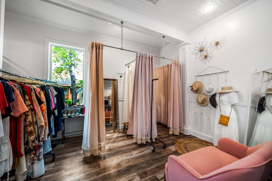 More Photos Of 20832 Front St, Cottonwood General Retail For Sale