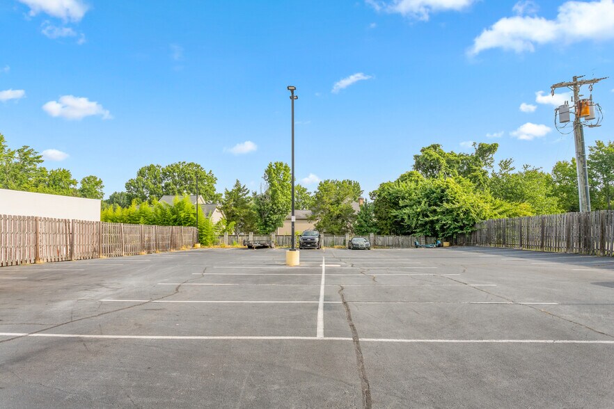 More Photos Of 2437 S Church St, Burlington Auto Dealership For Sale